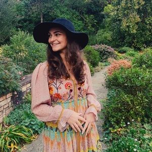 Meet your Posher, Isabella